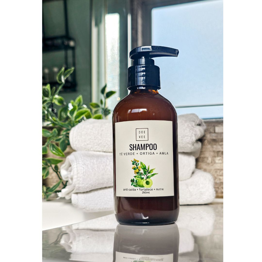Shampoo Fortalecedor 3x - Té Verde + Ortiga + Amla -250ml